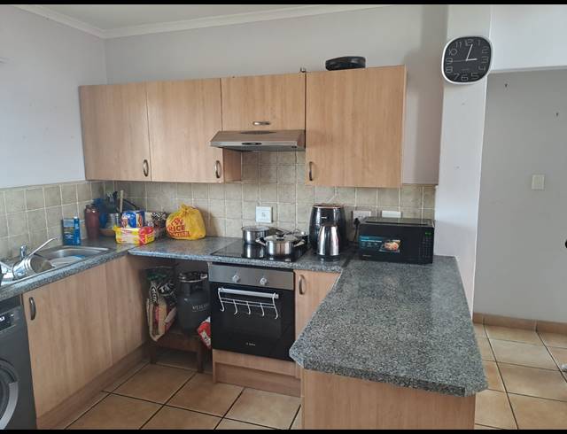 2 BEDROOM TOWNHOUSE FOR SALE IN CASTLEVIEW